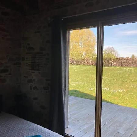 Manoir Du Griffon Bed & Breakfast Outille